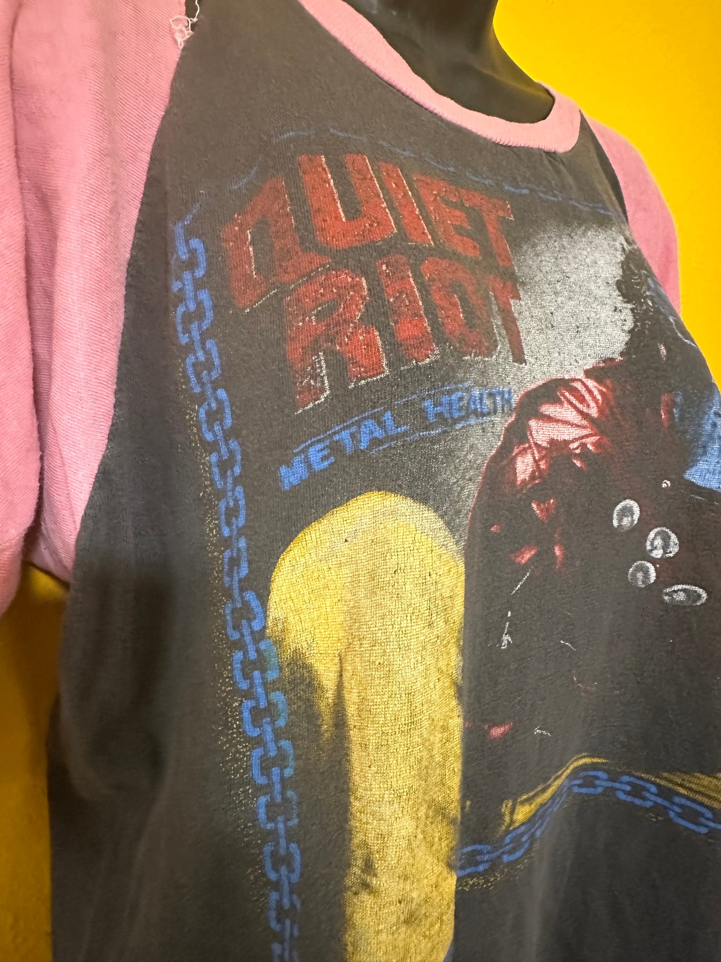 THRASHED Thin 1980s Quiet Riot Raglan M Vintage