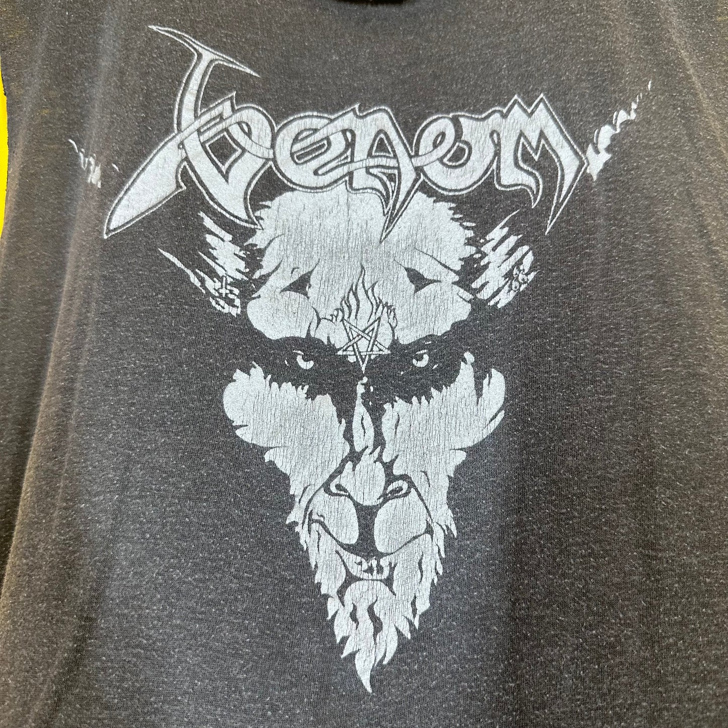 Authentic Vintage 1980s Venom Single Stitch Cut off Sz M