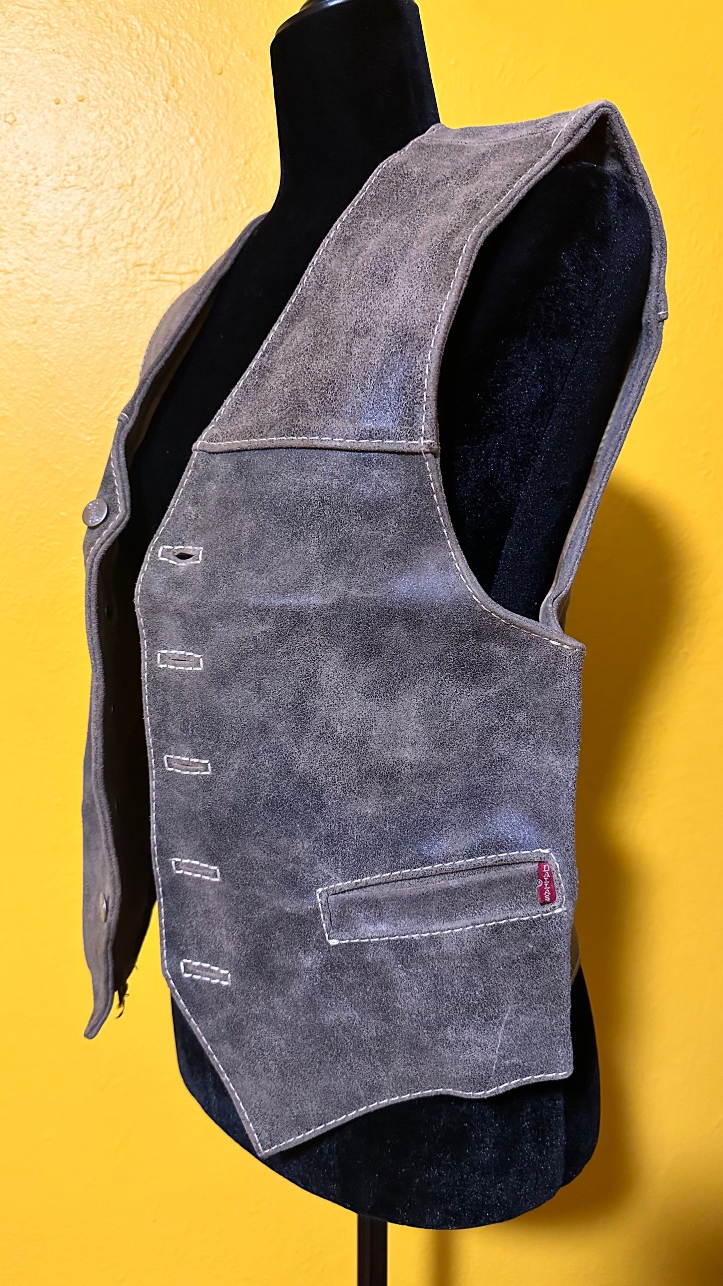 Vintage 1960s Distressed Buckle Back Leather Vest M
