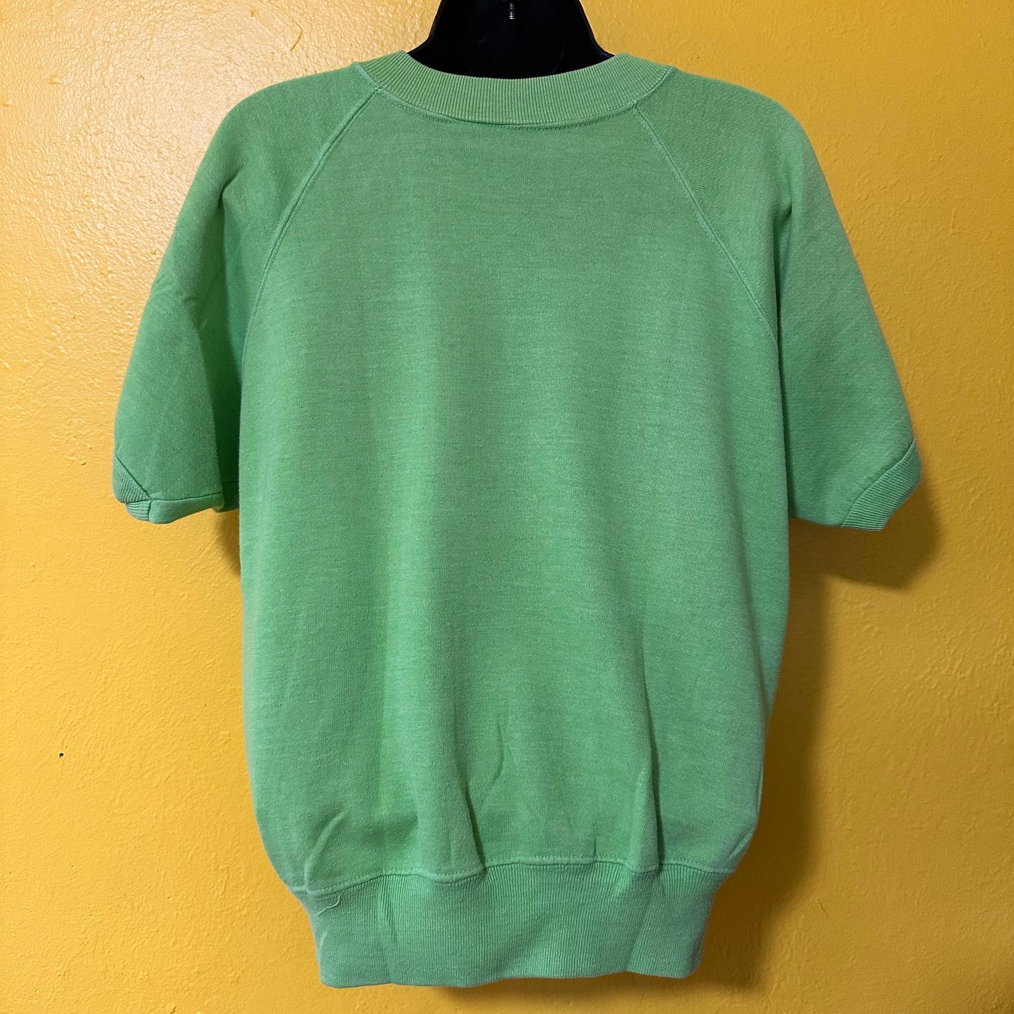 1970s Vintage Raglan Cut Crewneck Short Sleeve with Crossbones Print M