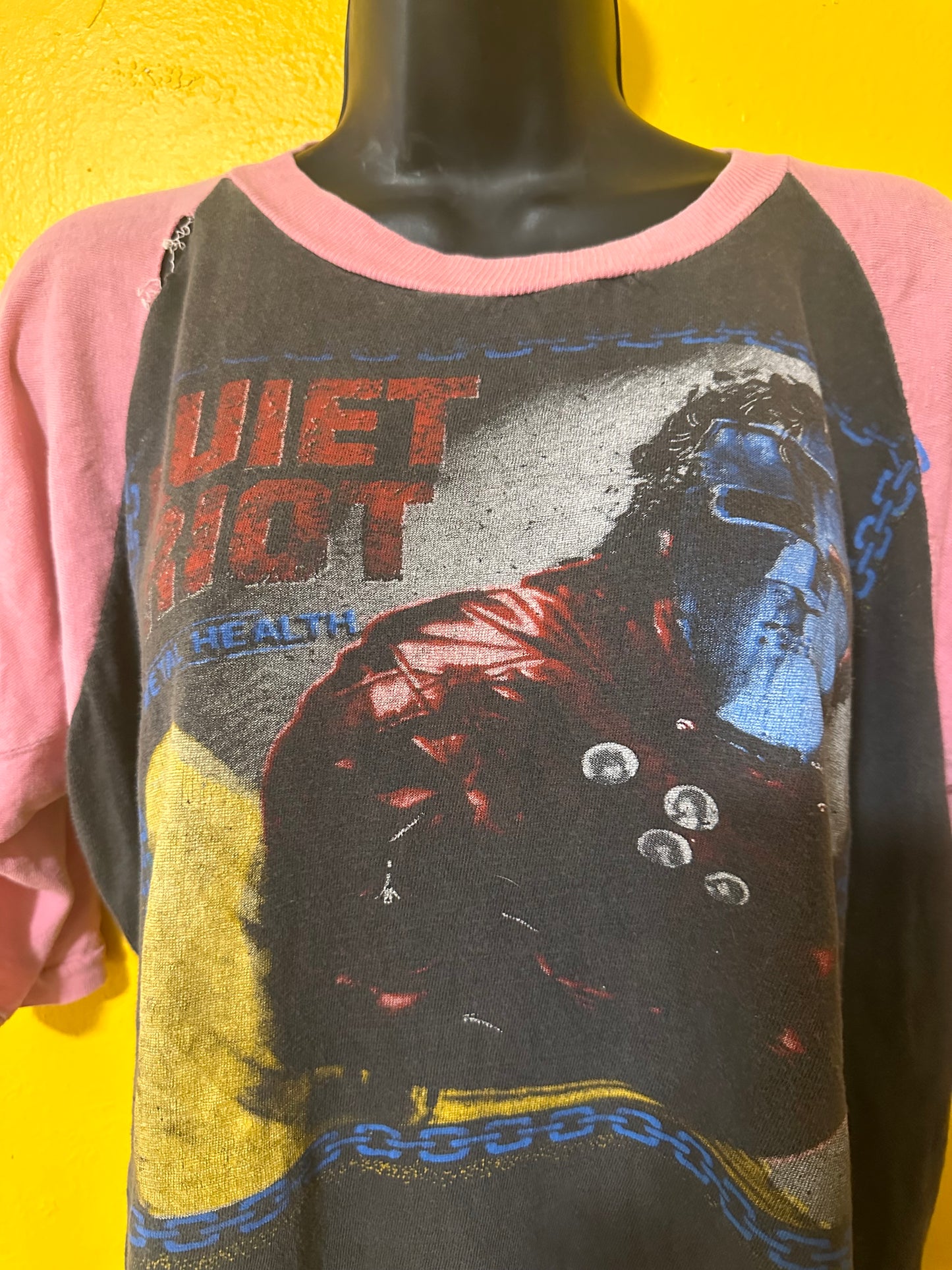 THRASHED Thin 1980s Quiet Riot Raglan M Vintage
