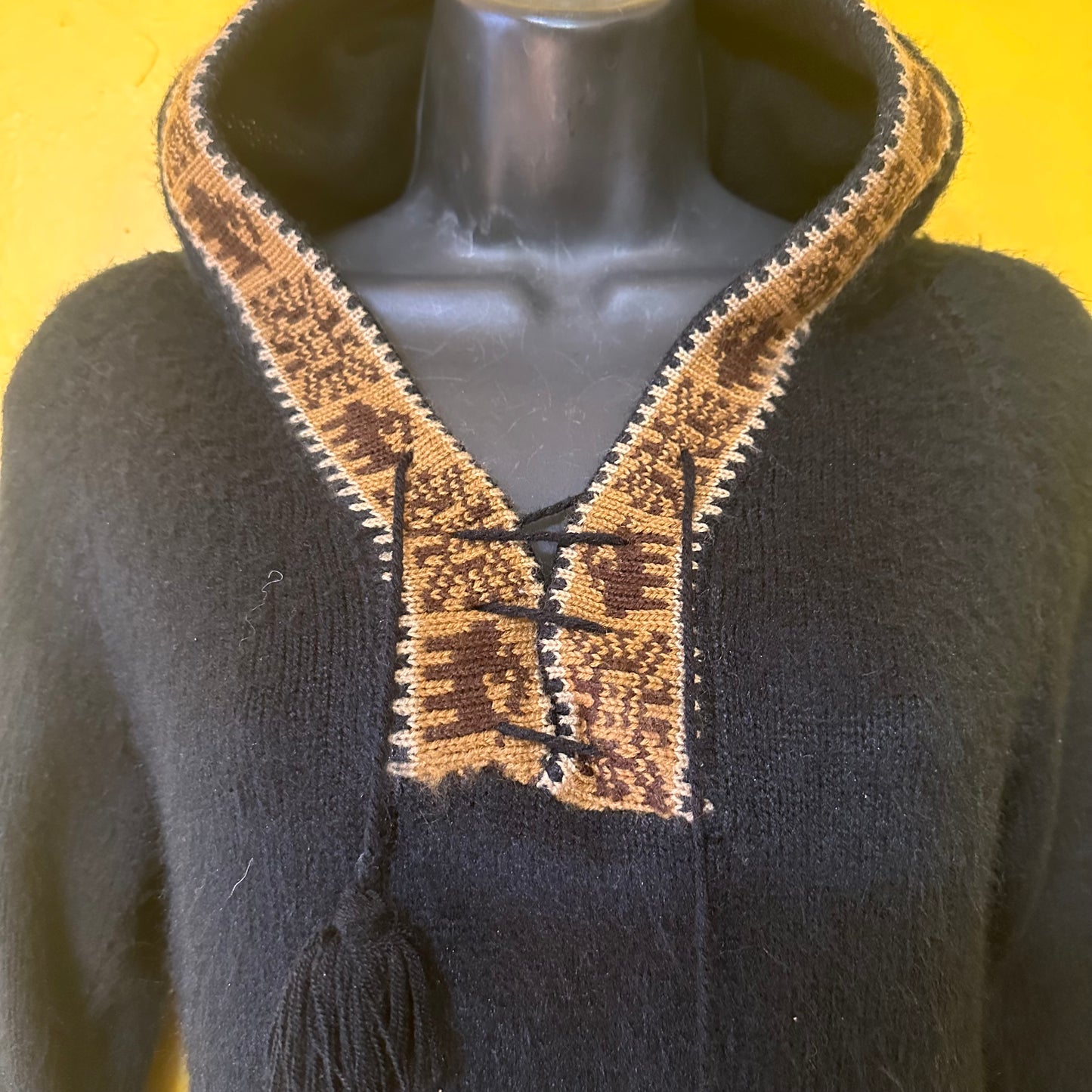 Vintage 1970s Alpaca Hoodie with Fringe S Small