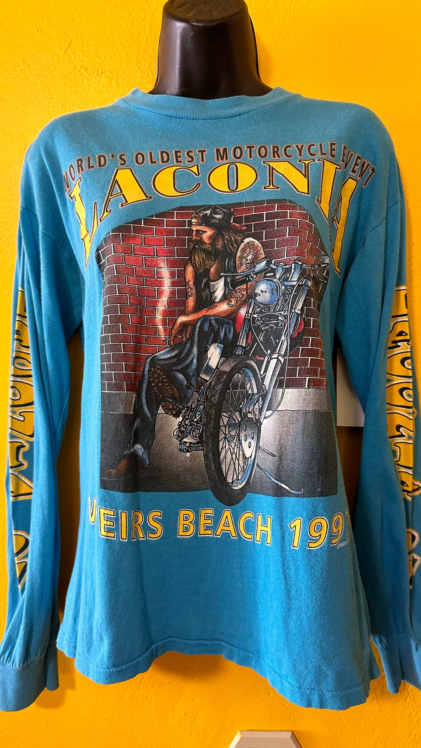 Vintage 1997 Laconia Long Sleeve David Mann M