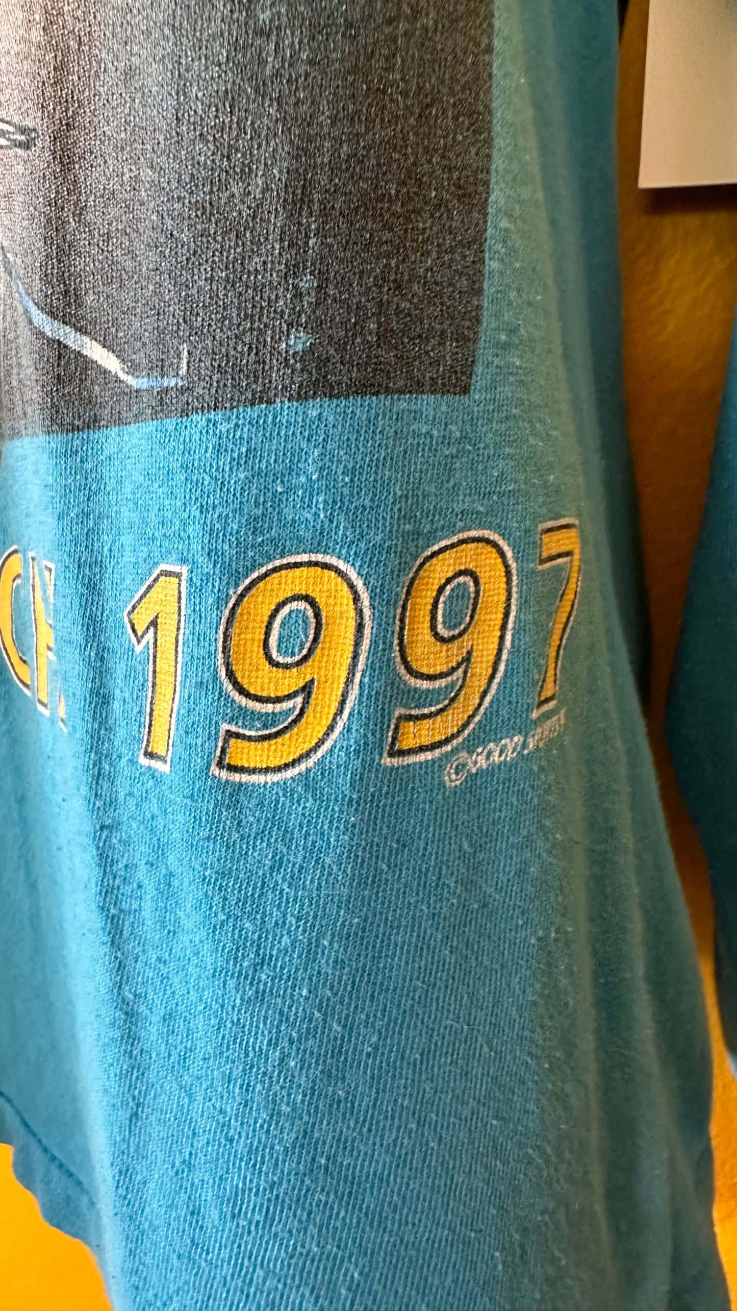 Vintage 1997 Laconia Long Sleeve David Mann M