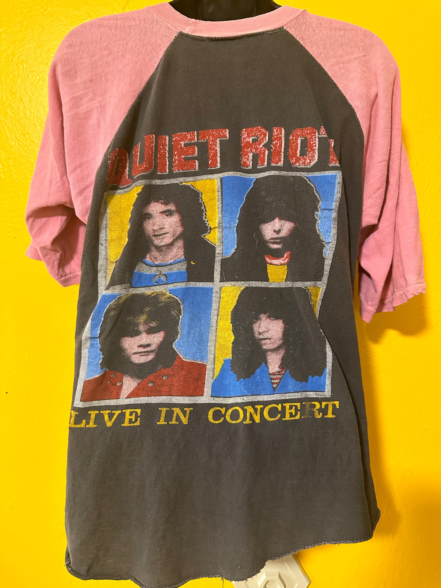 THRASHED Thin 1980s Quiet Riot Raglan M Vintage