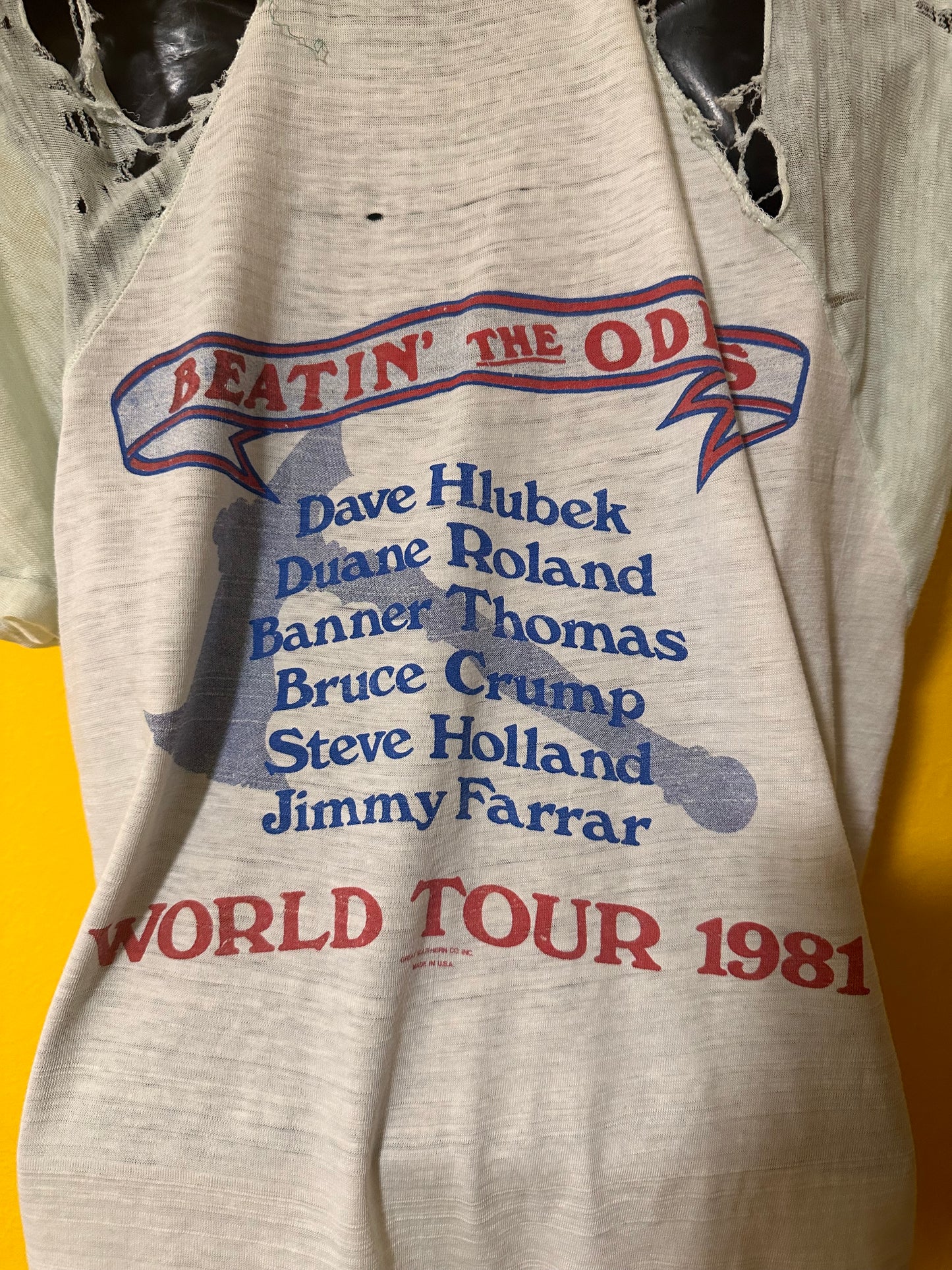 THRASHED 1980 Molly Hatchet Vintage Raglan M