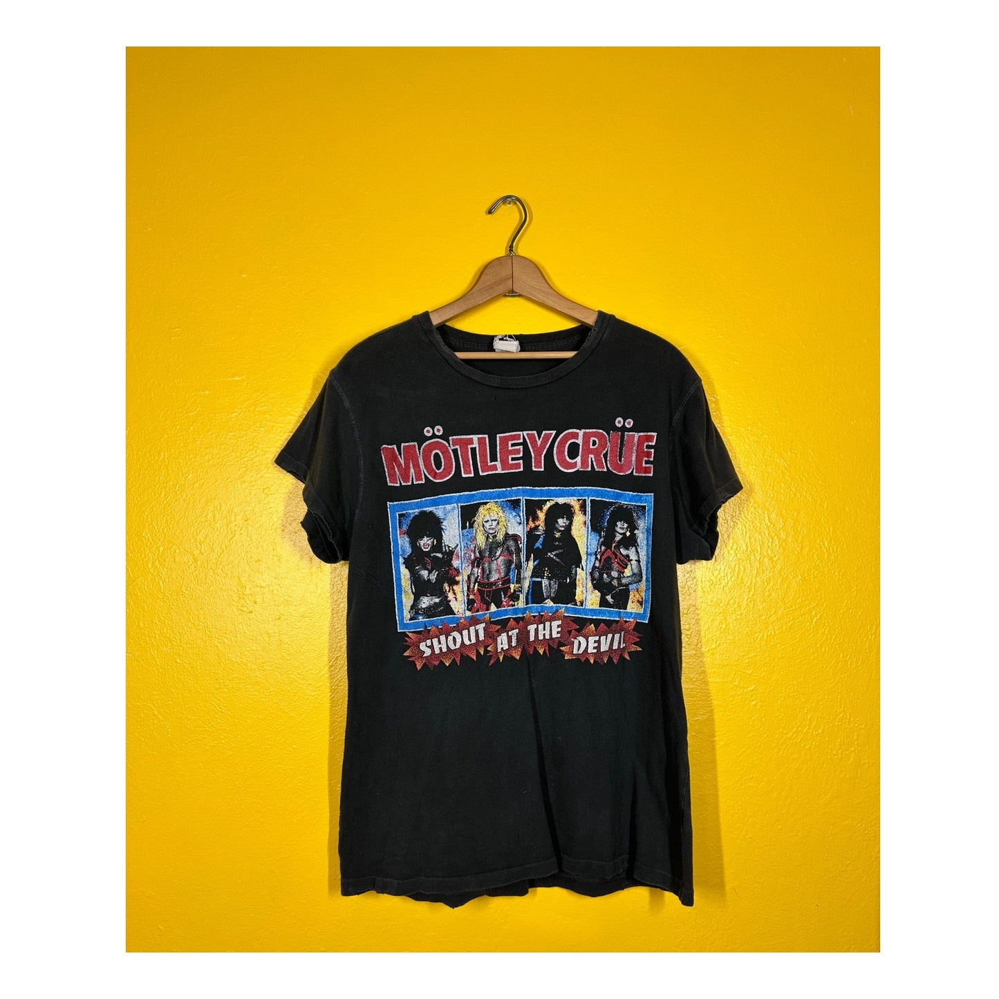 Motley Crue VTG 90s Band tee Single Stitch Double Sided Back Hit Bootleg Faded Thin Sz M